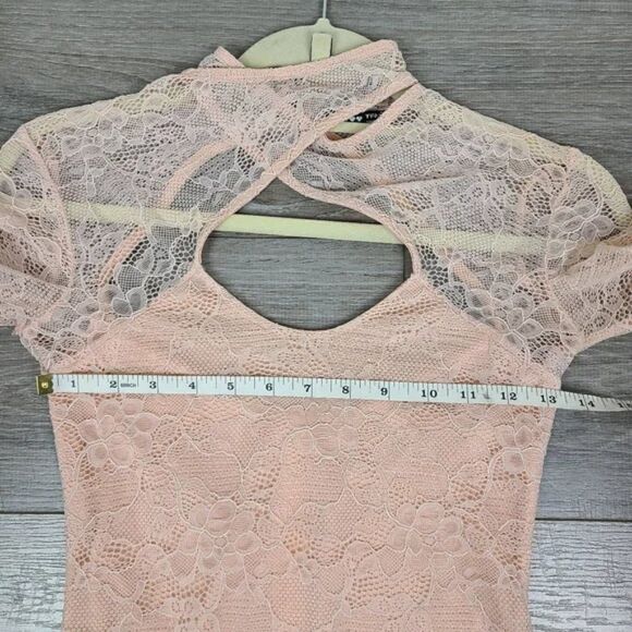 TFNC London Darren Bell Sleeve Lace Peach Bodycon Mini Dress Small - Picture 13 of 17